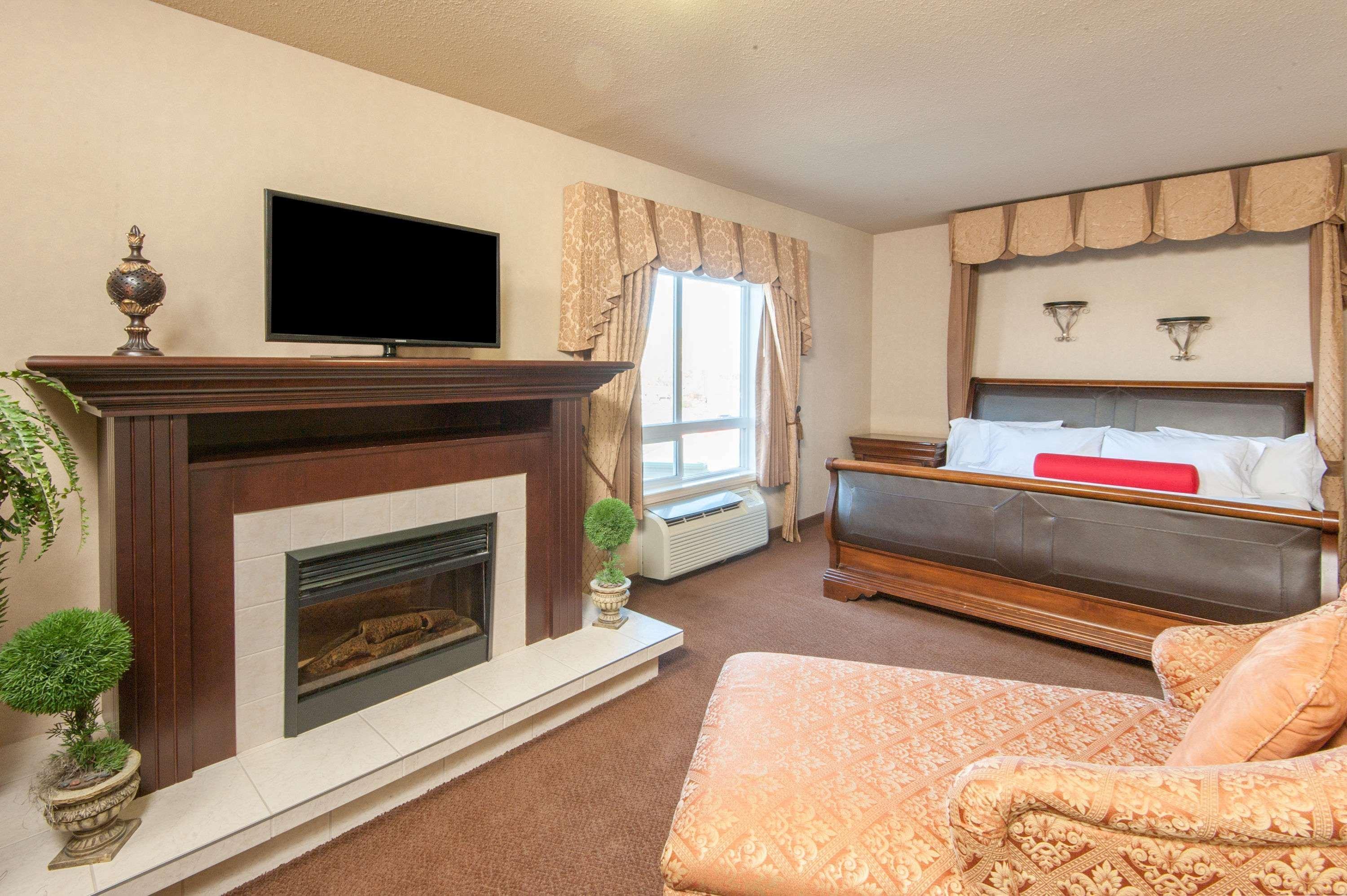 Ramada By Wyndham Drumheller Hotel & Suites Dış mekan fotoğraf