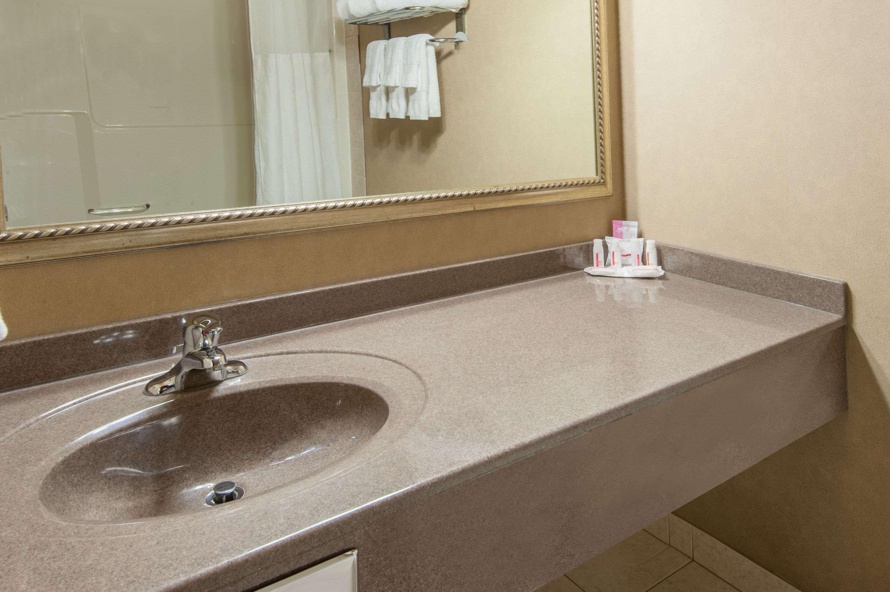 Ramada By Wyndham Drumheller Hotel & Suites Dış mekan fotoğraf